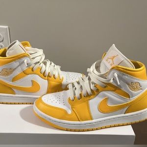 Size 8.5 W 7 M- University Gold Jordan 1 Mid Worn Once!